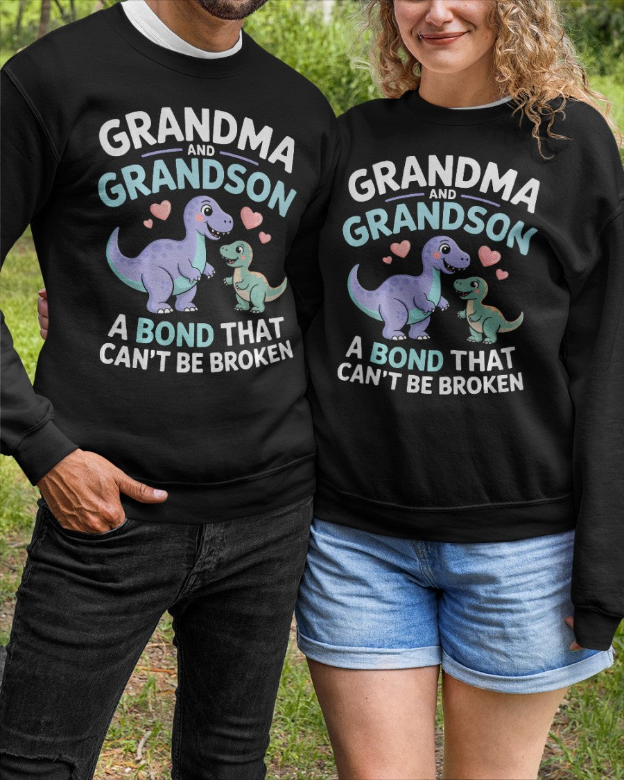 GRANDMA AND GRANDSON A BOND THAT CAN'T BE BROKEN DINOSAUR UNISEX T-SHIRT LUNA00 (SKU-GMS4)
