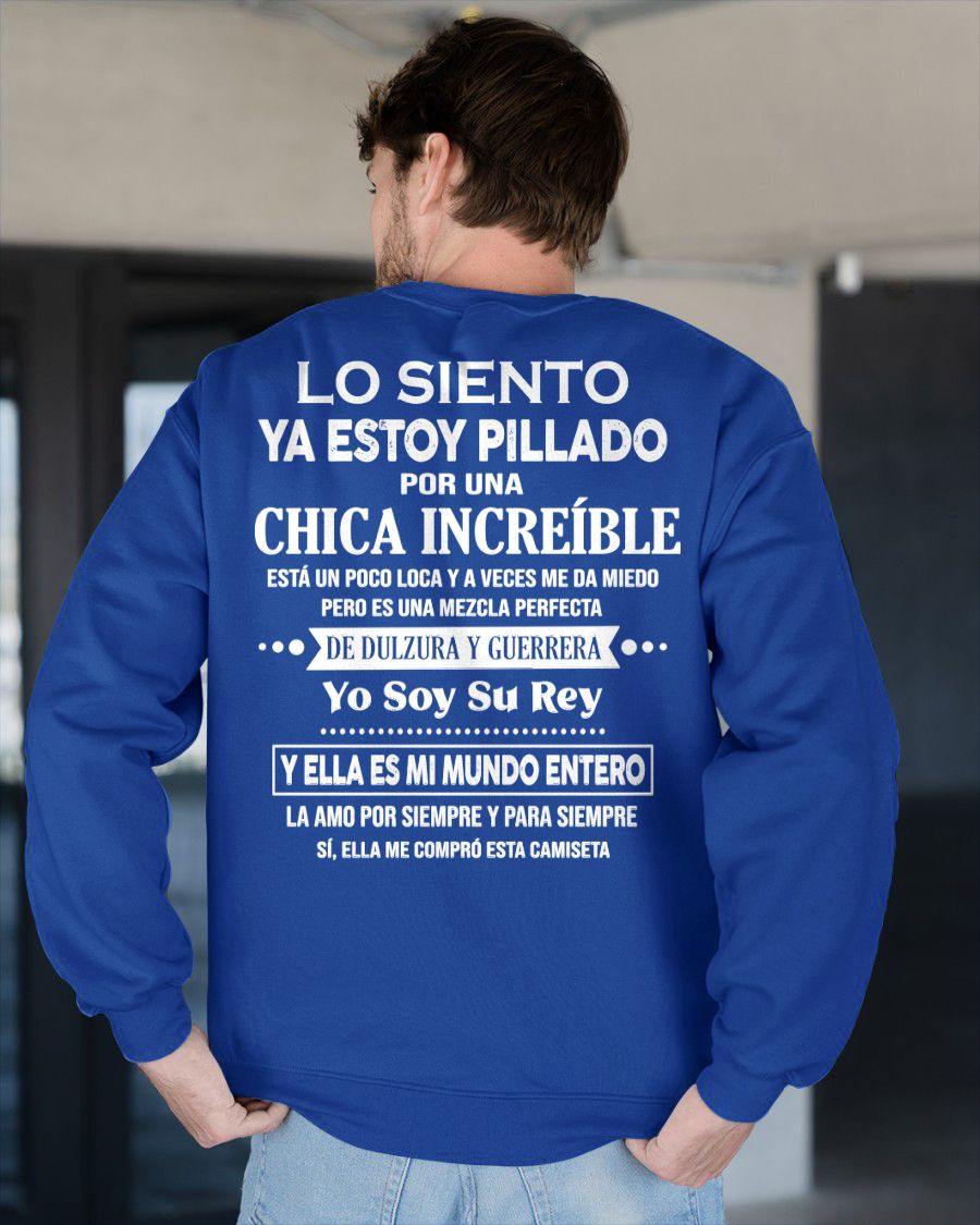 CAMISETA GRACIOSA ESTOY PILLADO POR UNA MUJER INCREÍBLE – EL JUBILADO MÁS SEXY DE LA ZONA - REGALO DE CUMPLEAÑOS PARA HOMBRES / MUJERES - LUNA00sp (SKU04-112-00)