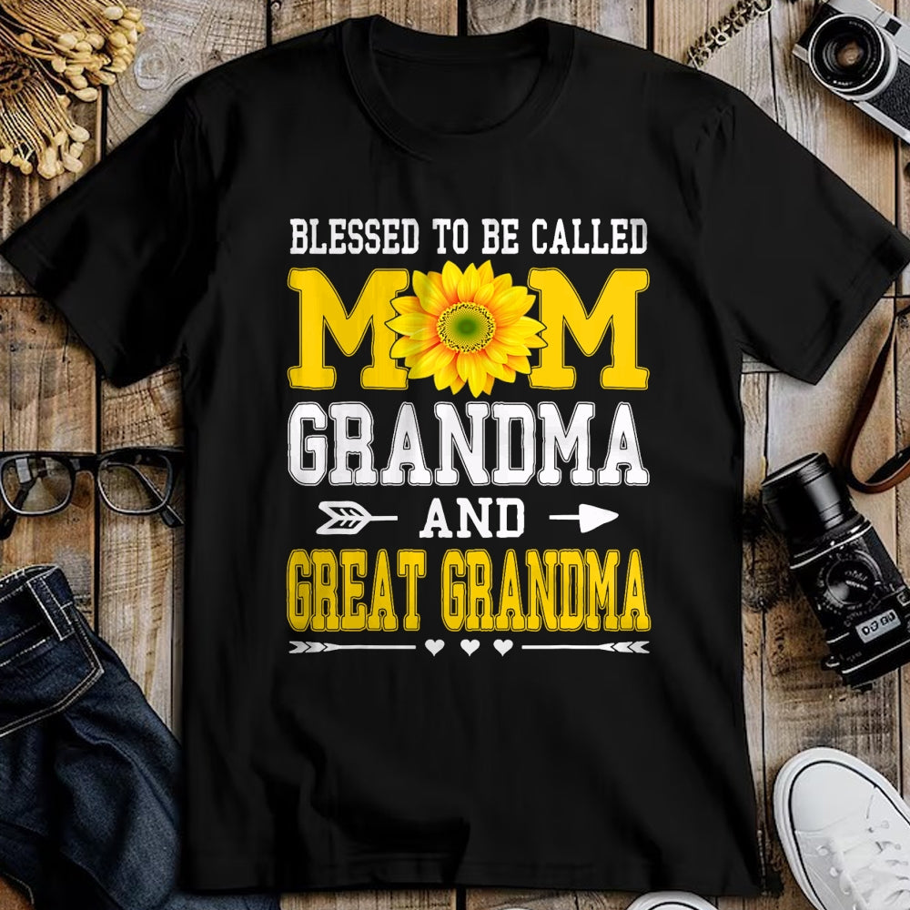 Best Grandma Shirt, Proud Grandma Unisex T-Shirt/Hoodie/Sweatshirt HLT00 - Blessed to be called Mawmaw Shirt Sunflower Lovers Grandma T-Shirt