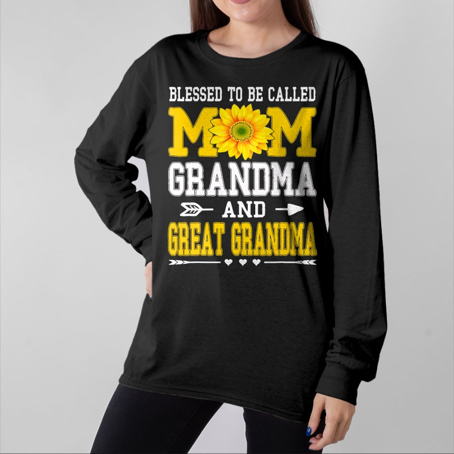 Best Grandma Shirt, Proud Grandma Unisex T-Shirt/Hoodie/Sweatshirt HLT00 - Blessed to be called Mawmaw Shirt Sunflower Lovers Grandma T-Shirt
