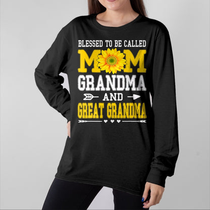Best Grandma Shirt, Proud Grandma Unisex T-Shirt/Hoodie/Sweatshirt HLT00 - Blessed to be called Mawmaw Shirt Sunflower Lovers Grandma T-Shirt