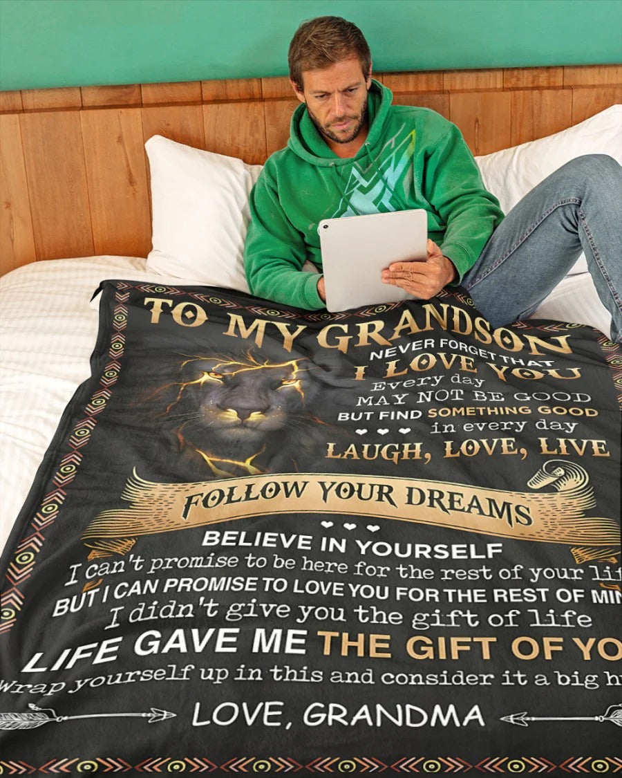 BLANKET FOR GRANDSON – COMFORT & WARMTH GIFT FROM GRANDMA  Sherpa Fleece Quilt Blanket LUNA00 (SKUB09-43)