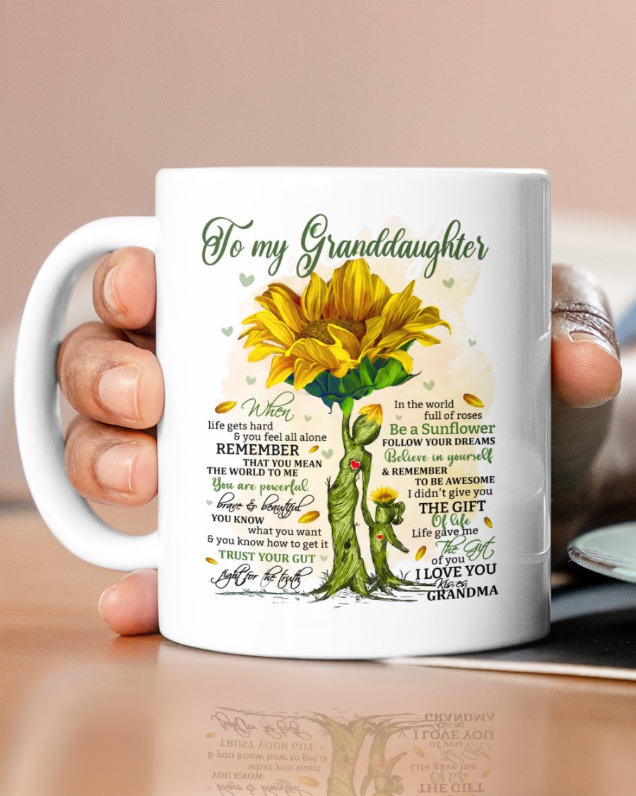 TO GRANDDAUGHTER MUG 02 - GIFT FROM GRANDMA - LUNA00