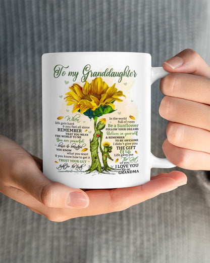 TO GRANDDAUGHTER MUG 02 - GIFT FROM GRANDMA - LUNA00