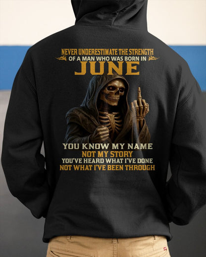 JUNE - NEVER UNDERESTIMATE - BIRTHDAY T-SHIRT FOR MEN - LUNA06 (SKU26T-01-06-06)